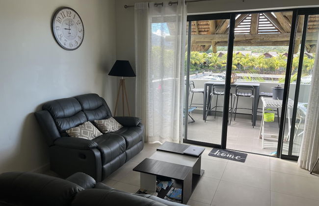 Immaculate Two Beds Luxury Marina Apartment - Photo 9