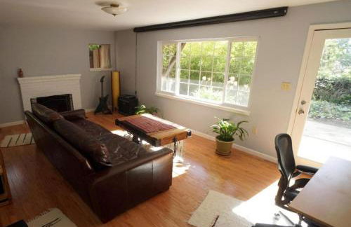 Large 1 Bedroom Apartment, Home Theater, Fireplace - Foto 24