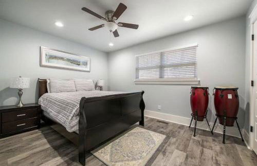 The Fox Den 4BR/3BA- Near HWY 12 Bridge-Lakefront - Foto 14