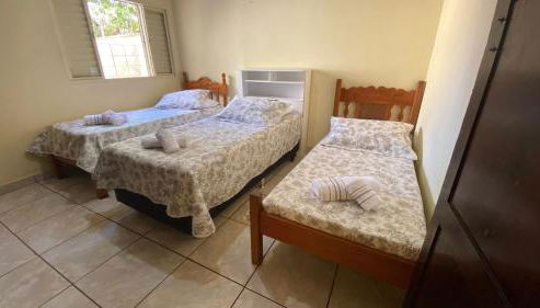 Casa com varanda, 2 quartos, wi-fi, próximo ao centro da cidade - Foto 3, towels