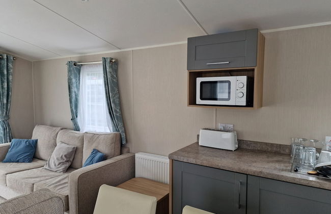 Welcoming 3 Bedroom Caravan 2 Min Walk to Beach - Foto 8