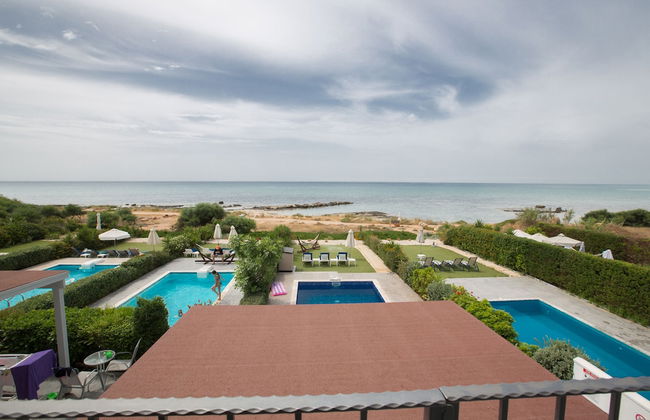 Villa Suri, Luxury Seafront Villa - Foto 13