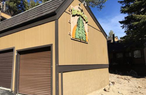 Mammoth Basecamp Condo with Views near Village with AC and Fireplace - Foto 16