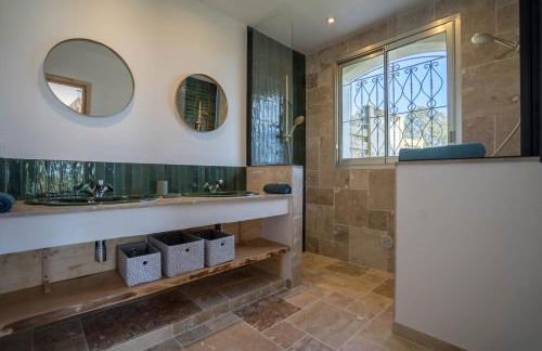 VILLA L'ESTEREL AVEC PISCINE VUE MER -MANDELIEU 06210- 6 Pers - Foto 16