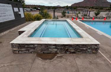 Access Zion & Bryce! Tiny Home with Rooftop Deck and Hot Tub - Foto 9