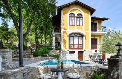 Cozy Home In Srinjine - Photo 1