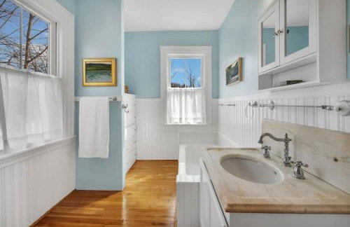 Sugar Maple Farm near Acadia - 5 Bedrooms, 5 Beds with FirePit and Large Deck - Foto 28