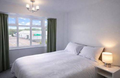 3BR Grantham Retreat, Perfect for Work Stays & Parking - Foto 14