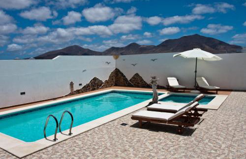 Casa Delfín Playa Blanca 2 dormitorios y piscina - Photo 1
