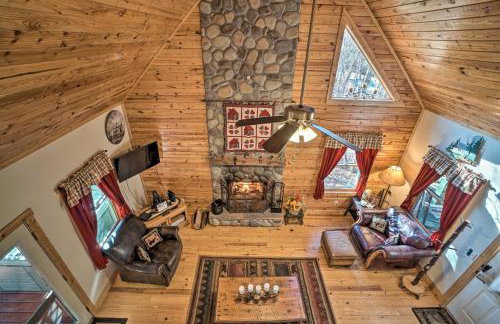 Outdoor Adventure - Charming Cabin w/ Hot Tub - Foto 10