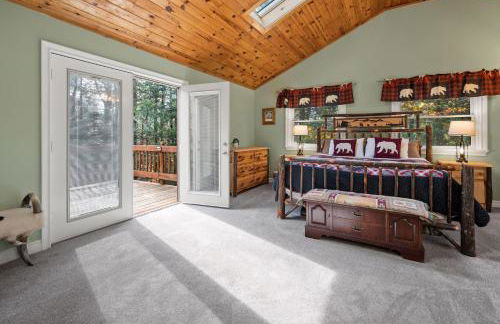 Relaxing Pocono Stay Near Lake with Hot Tub & BBQ - Foto 27