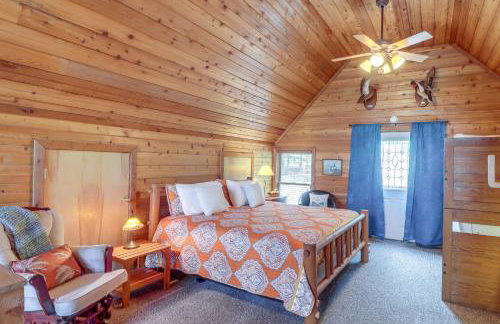 Peaceful Greers Ferry Cabin with Deck and Lake View! - Foto 23