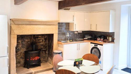 Two-bedroom Cottage - Sandstone Garden Patio - Free Parking - Pets Welcome - Foto 1, stove