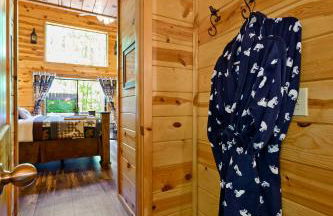 Hickory Bear - Cabin surrounded by pines, Sleeps 10, Hot Tub, Fire Pit, Arcade, Foosball Table & Deck Slide - Photo 32