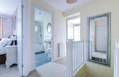 Relaxing 3 Bedroom Chester Home with garden - Photo 24