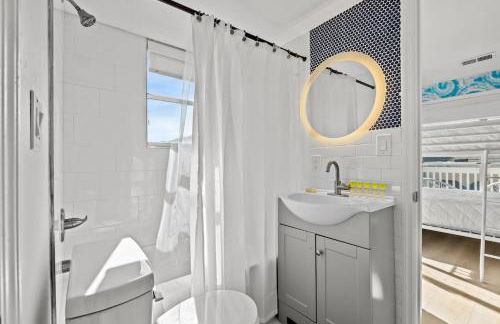 Sunshine House #1-Selfie-Friendly - Steps to Beach - Foto 21