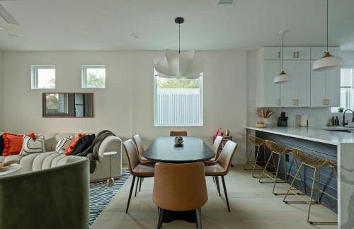 Bach & Bubbly House - 5BR, Pool, Gym & Glam Room - Villa - Foto 8