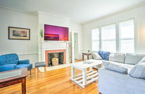 Majestic Richmond Apt with Tranquil Koi Pond! - Foto 3