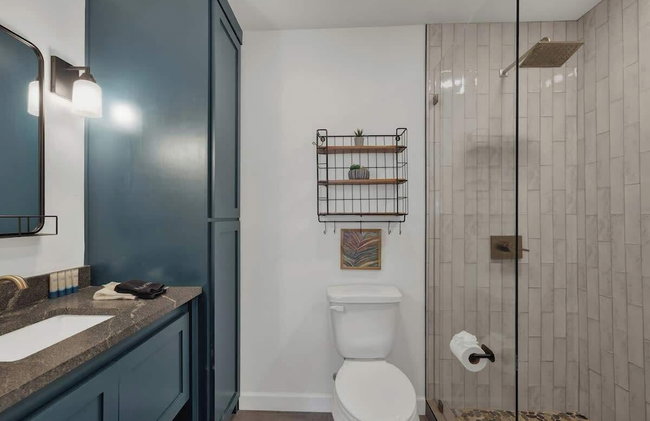 Elegant and Stylish Glenmoor Abode - 5 min to Town - Foto 33