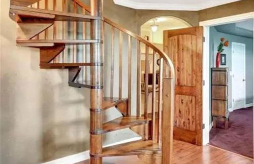 Entire 2br 2ba hilltop view home Sleeps 8 pets 4 acres Jacuzzi Central AC Kingbeds Office Free WiFi Parking Full Kitchen Refrigerator Washer Dryer Furnished Three 3 Large Sunset Dining Patios Grill Stovetop Oven Hiking Wildlife Firepit Quiet very Secluded - Foto 34