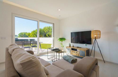 Villa Beach and Friends with ocean view - Photo 31