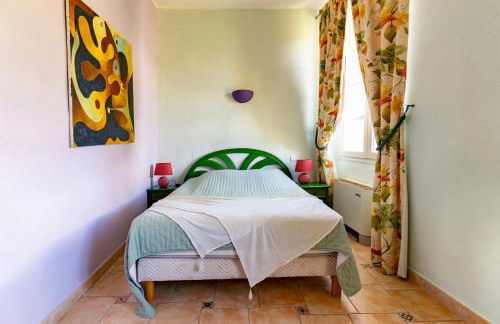 Gîte Vert d'olive au milieu des vignes - Château Les Apiès - Foto 12