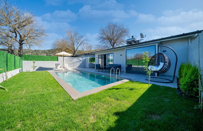 1 Bedroom Private Honeymoon Villa - Photo 10