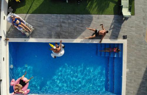 Villa Confido - Luxury 3BR Apartment with Private Pool near Trogir - Photo 38