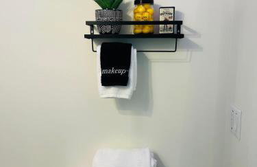 Stylish King Suite-FP-Hot Tub-Walk to All In OT - Photo 16