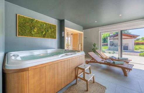 Stunning Home In Hum With Sauna - Photo 33