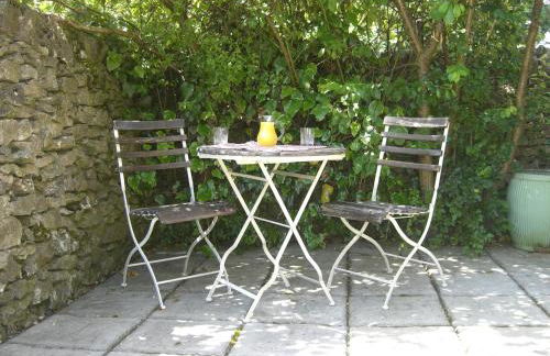 Swallow Barn - Photo 10