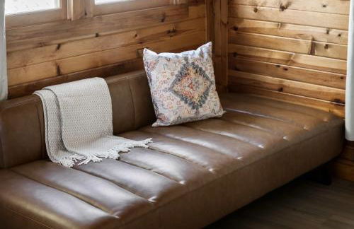 Riverfront w Deck Grill Fire pit & Climbing Wall - Photo 25