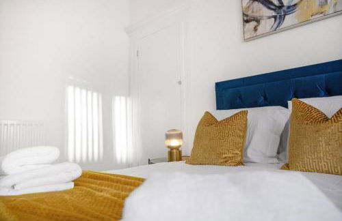 Spacious & Modern Oasis, 4-Bed House, Sleeps 7 - Foto 31