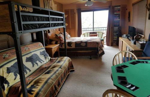 Uncle Grizz's Cabin...get intouch with nature - Foto 41