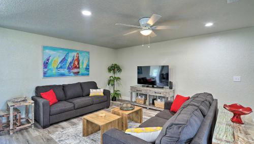 Pet-Friendly Merritt Island Home with Heated Pool - Foto 3