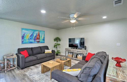 Pet-Friendly Merritt Island Home with Heated Pool - Foto 3