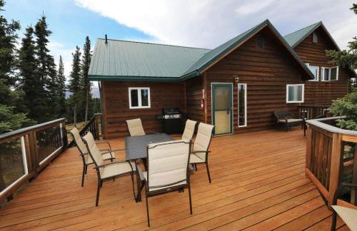3 Bedroom Home with Amazing Views 11 mi from Denali - Photo 4