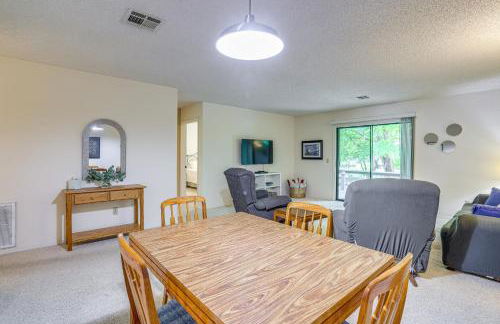 Bella Vista Townhome with Deck Near Back 40 Trail! - Foto 7