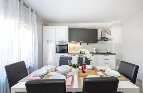 Spacious Holiday Home Joy with pool and playground, Suhovare - Foto 17