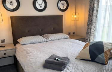 2 Bedroom Villa - Lakeside Holiday Park - Photo 7