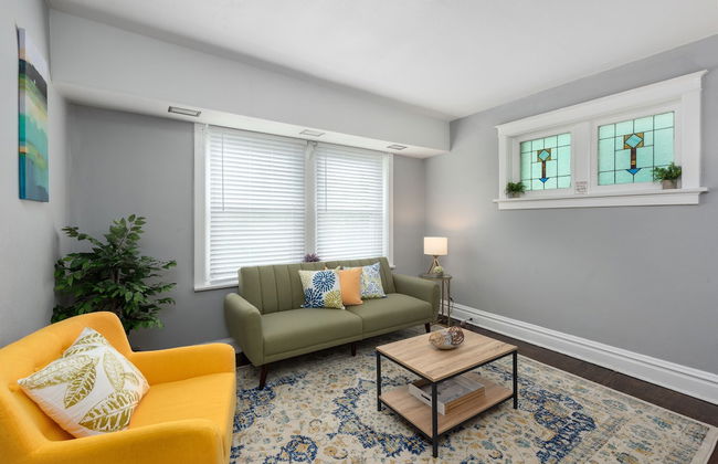 Central Garden Getaways Corp Rentals by NamaStay - Photo 32