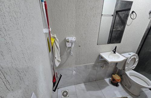 Flat completo a 5 minutos apé de mercado, farmácia - Foto 29