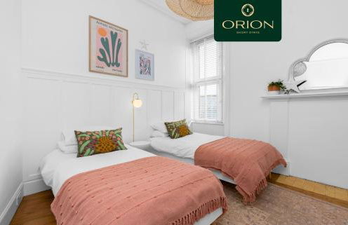 ORION SHORT STAYS is a Renewable Energy Specialist accommodation Provider based in Dundee, We have many properties available for large groups, ASK us for more details and for Custom Quotes, Many properties close to the PORTs and for Large Teams of 100 - Foto 7