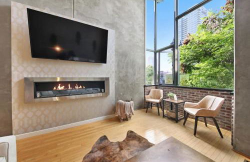 New York Style Penthouse in the Heart of the City - Photo 16