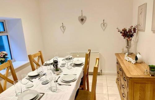 Cottage,Cinema Room,Log Burner - Photo 16