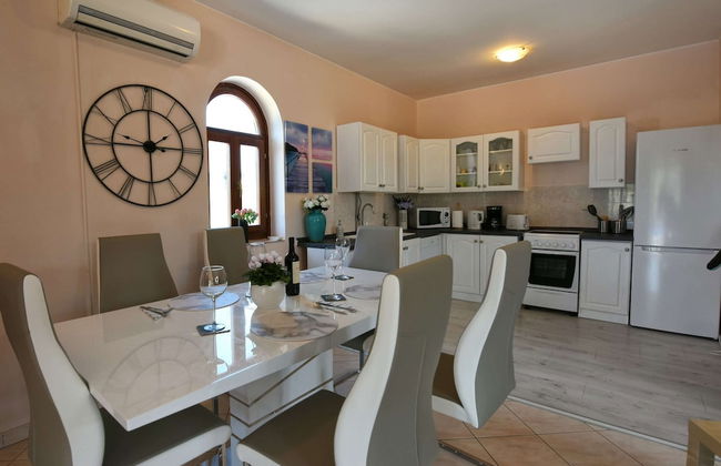 Nice Holiday House With Private Pool & Roof Terrace - Foto 2