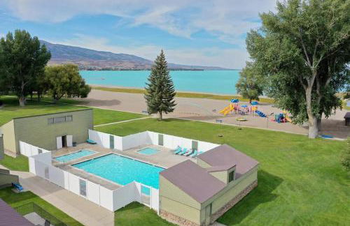 New Ultra-Modern Home Overlooking the Lake - Foto 26