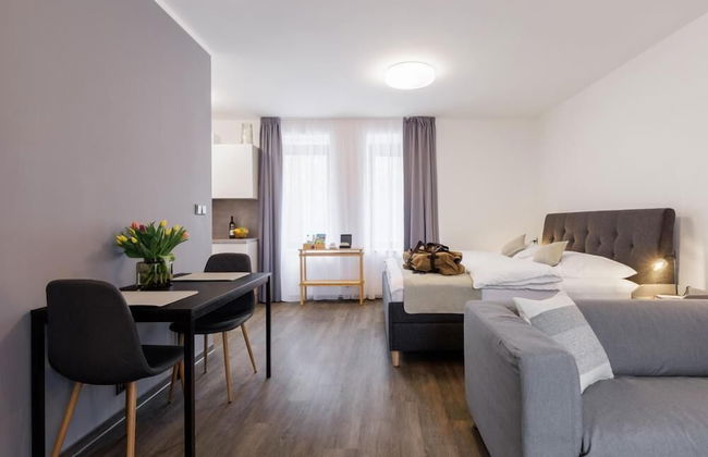 River Apartments - Photo 3