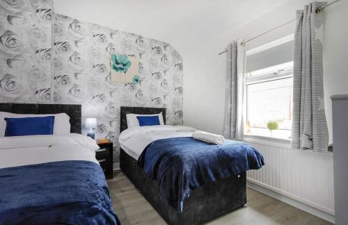 Comfy stays, Rotherham for contractors & Families, spacious, conservatory, free parking, wifi, 3BDR - Foto 51