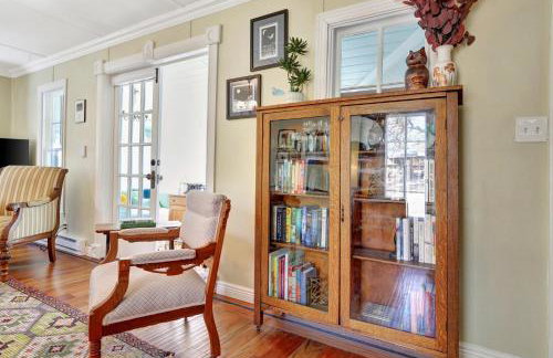 Timeless Pineview Cottage Hot Tub & Pet Friendly - Photo 15